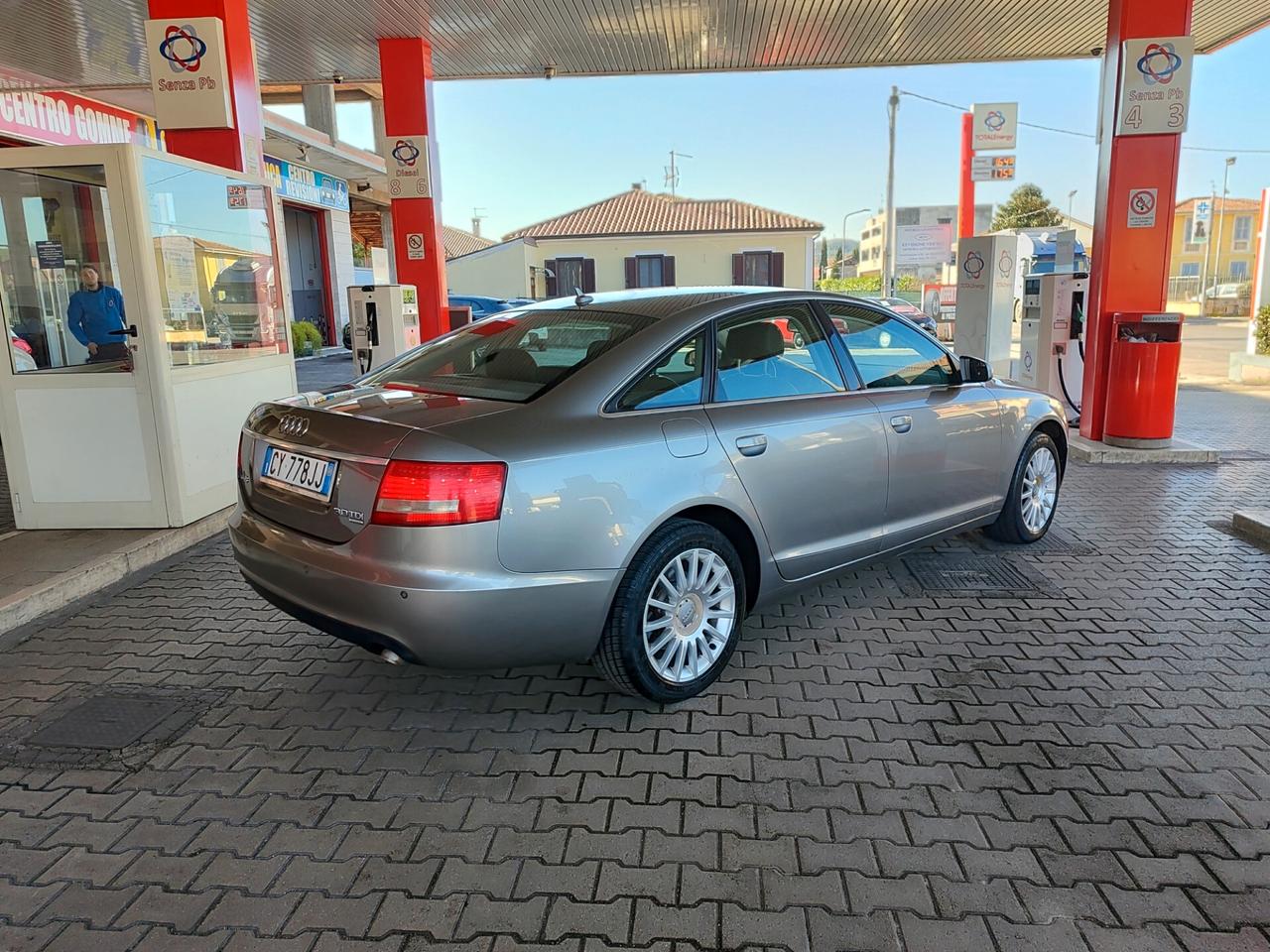 Audi A6 3.0 V6 TDI quattro 2006 berlina promo