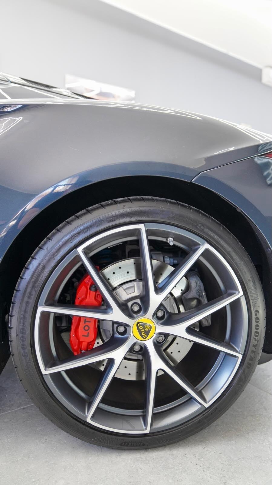 Lotus Emira Turbo DCT