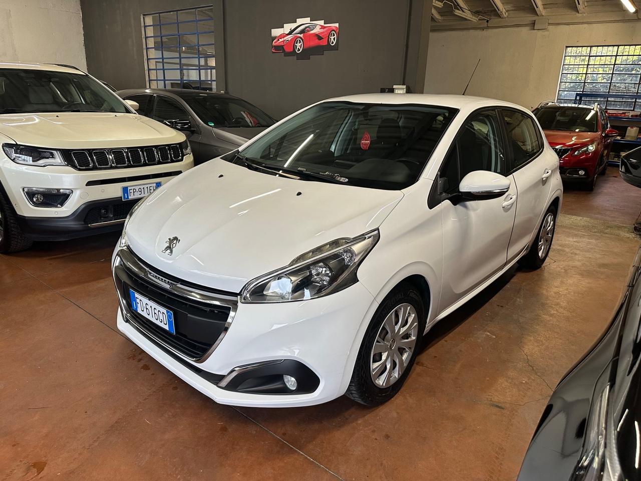 Peugeot 208 PureTech 82 5 porte Allure