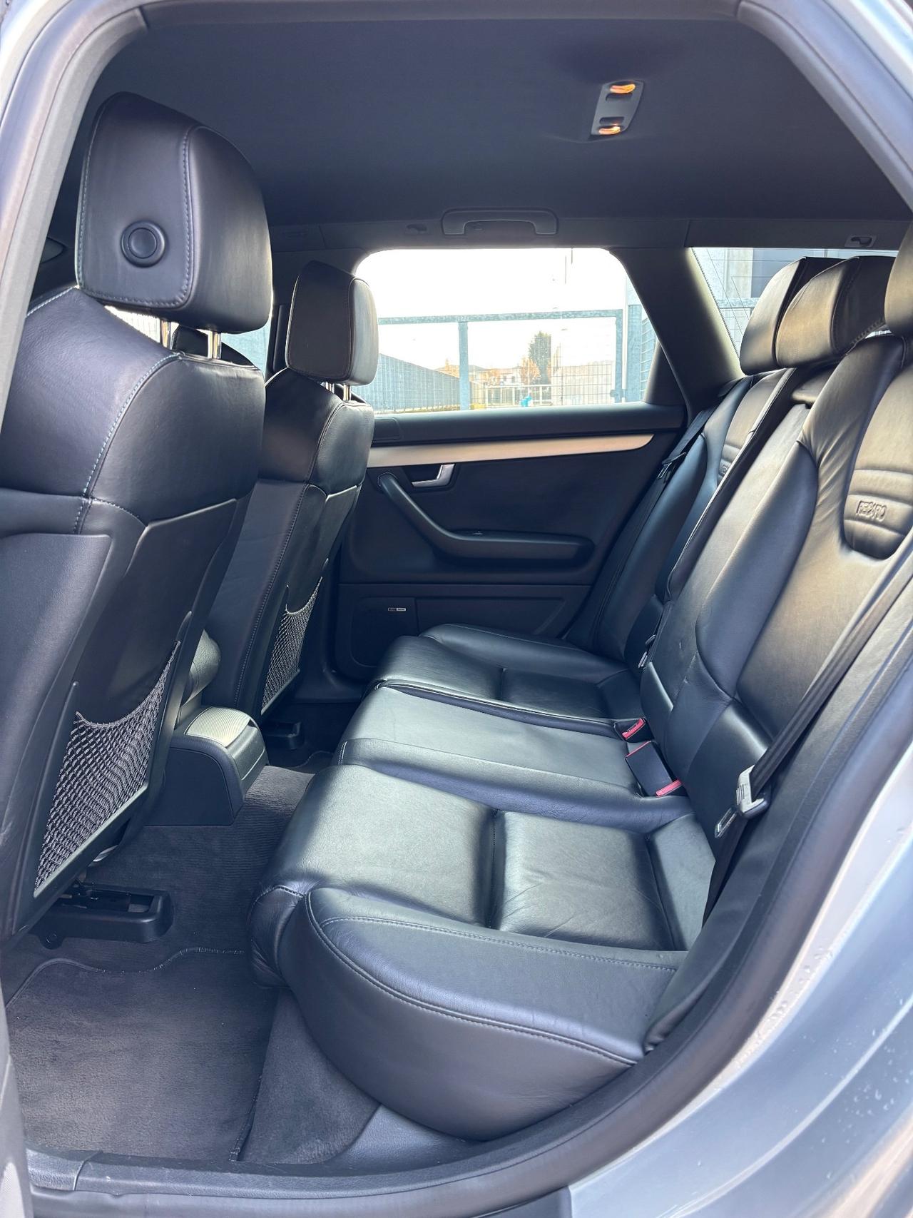 Audi S4 4.2 V8 344CV