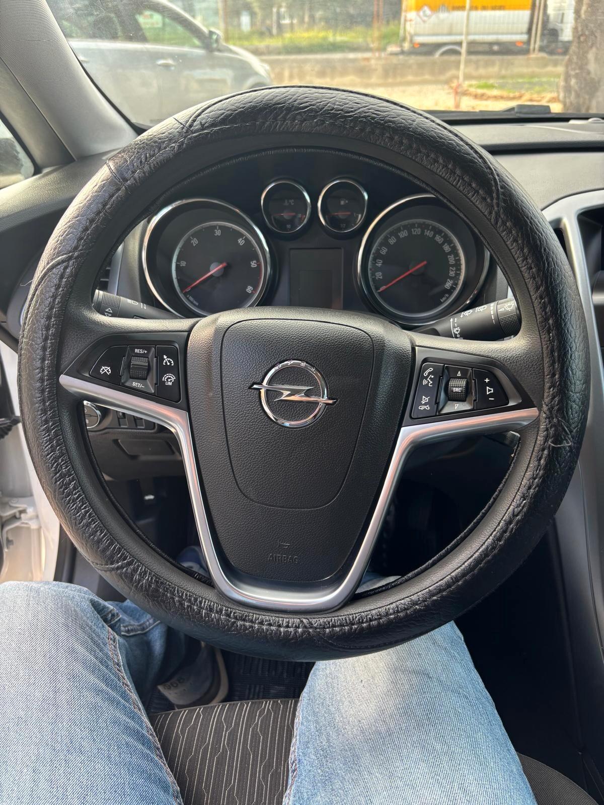 Opel Astra 1.7 CDTI 110CV 4 porte Cosmo