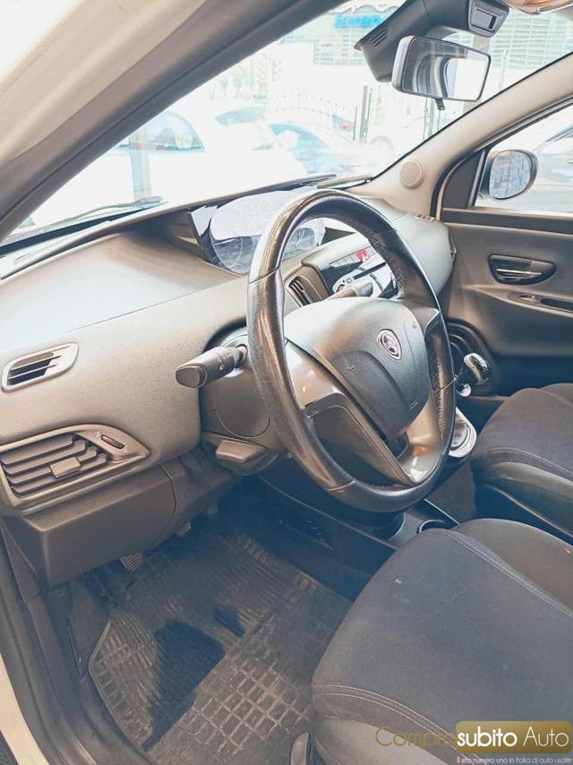 LANCIA Ypsilon 1.2 69 CV 5 porte S&S Platinum