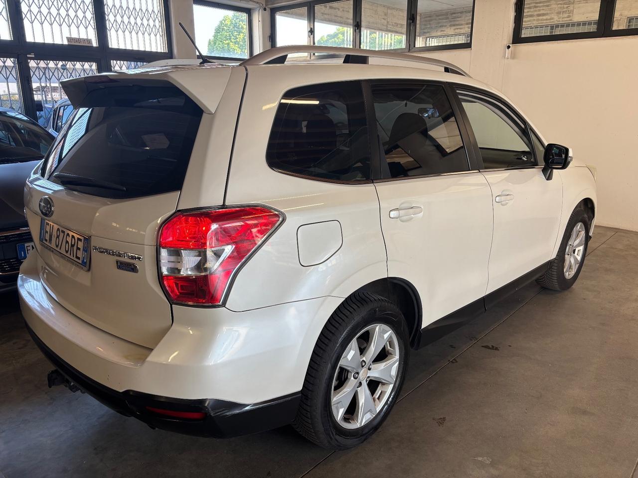 Subaru Forester 2.0D |BIANCO PERLA GANCIO TRAINO