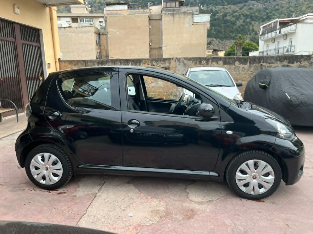 TOYOTA AYGO 1.0 68CV 2013 EURO 5 FULL BENZINA