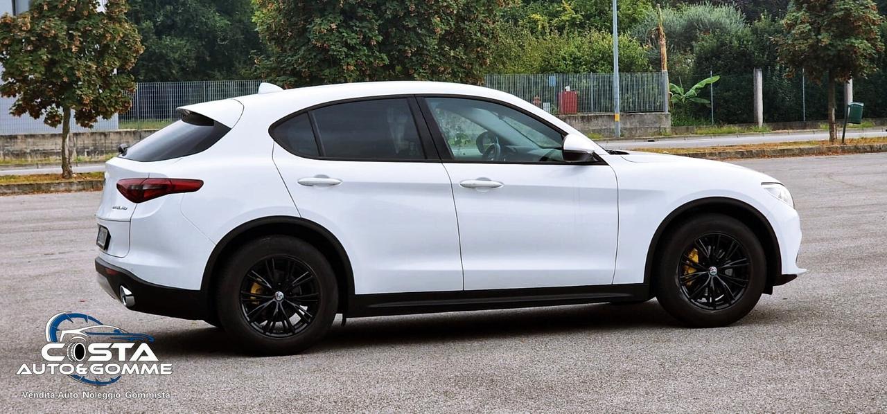 Alfa Romeo Stelvio 2.2 Turbodiesel 160 CV AT8 RWD Super