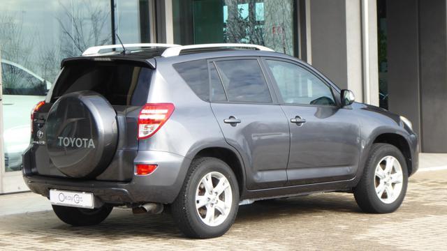 TOYOTA RAV 4 2.2 D-4D 150 CV DPF Luxury