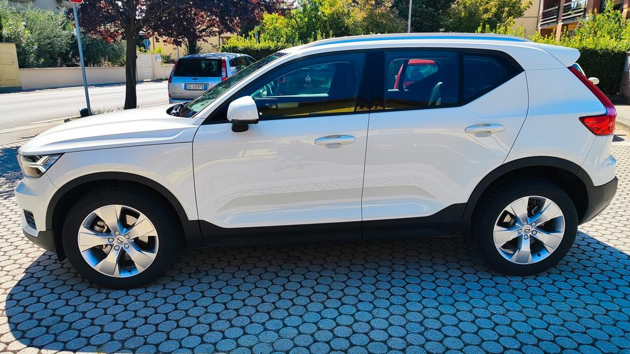 Volvo XC40 D3 AWD Geartronic Momentum