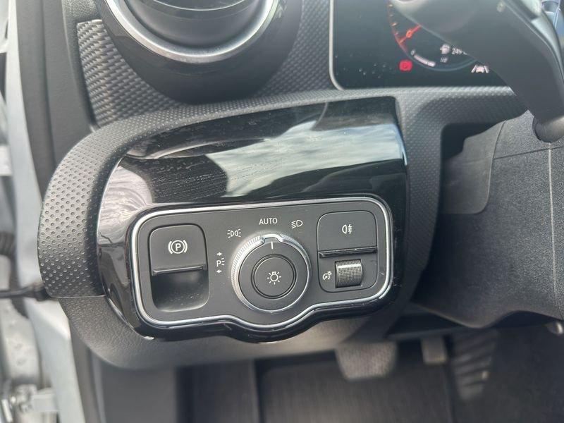 Mercedes-Benz Classe A A 180 d Sport auto