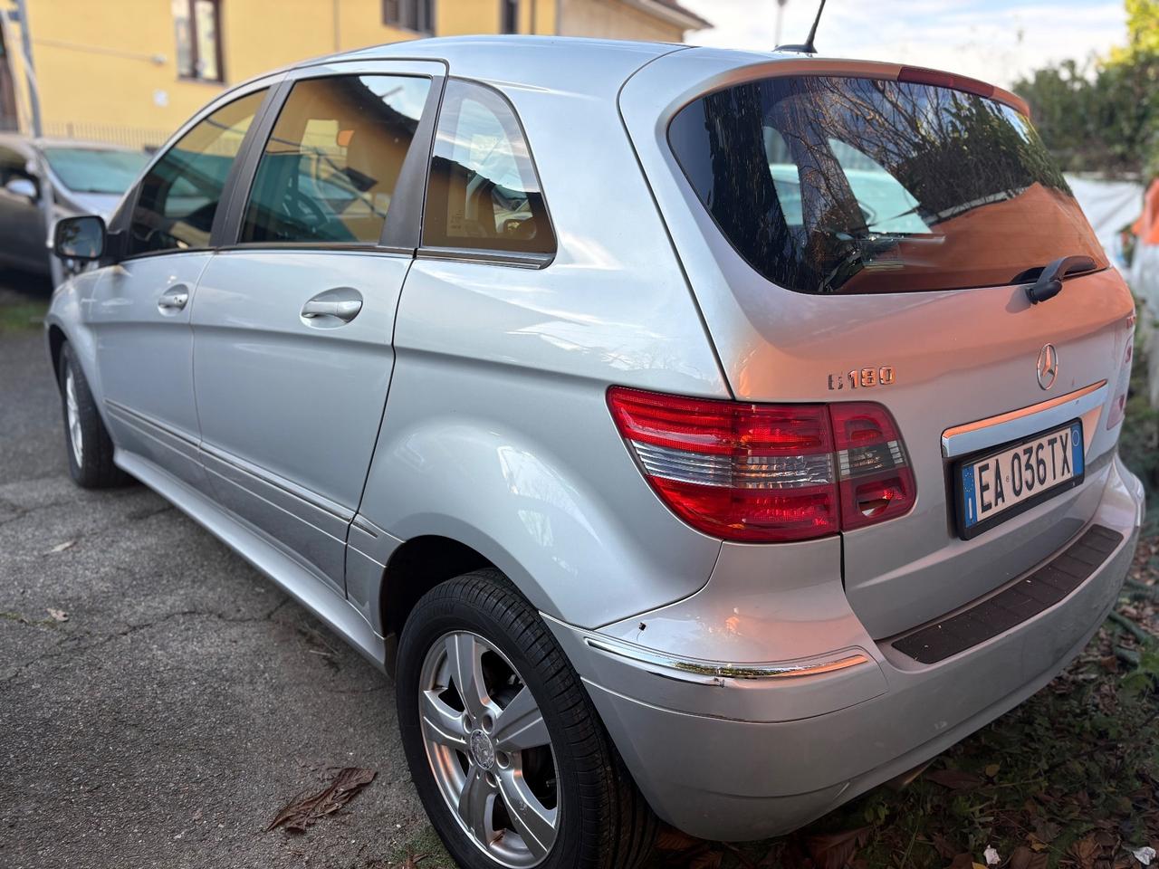 Mercedes-benz B 180 NGT BlueEFFICIENCY Premium