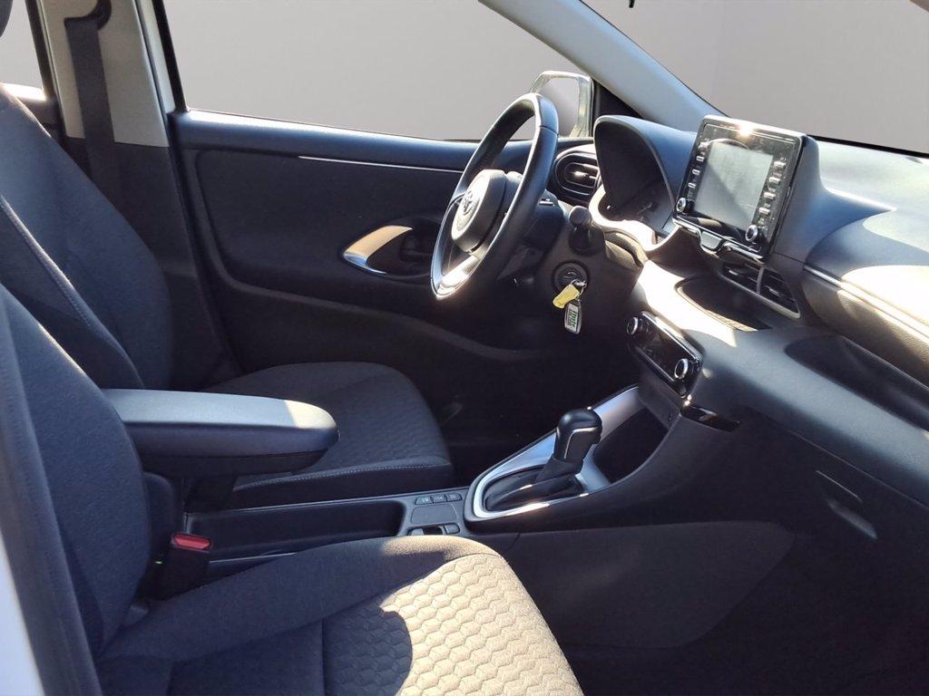 TOYOTA Yaris 1.5h active del 2023