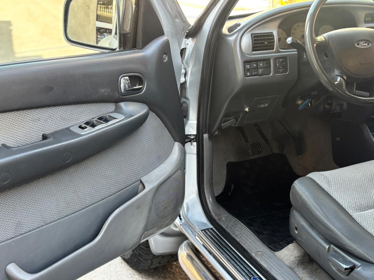 Ford Ranger 2.5 TDI (109CV) 4p. Super Cab Chassis XL