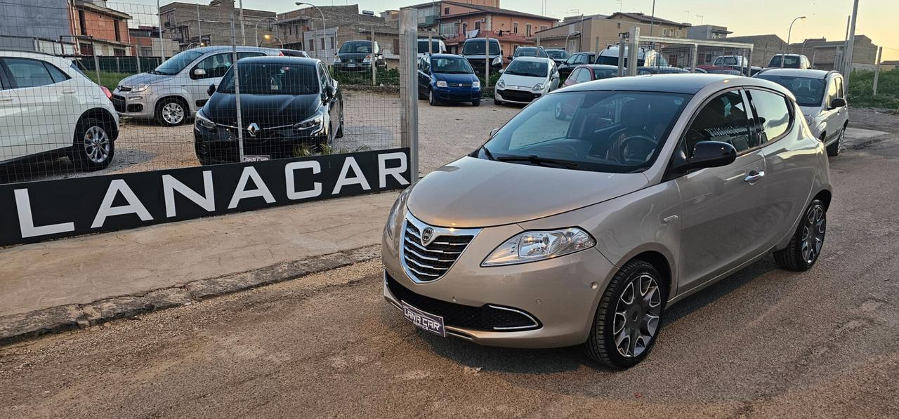 Lancia Ypsilon 1.2 69 CV 5 porte Platinum