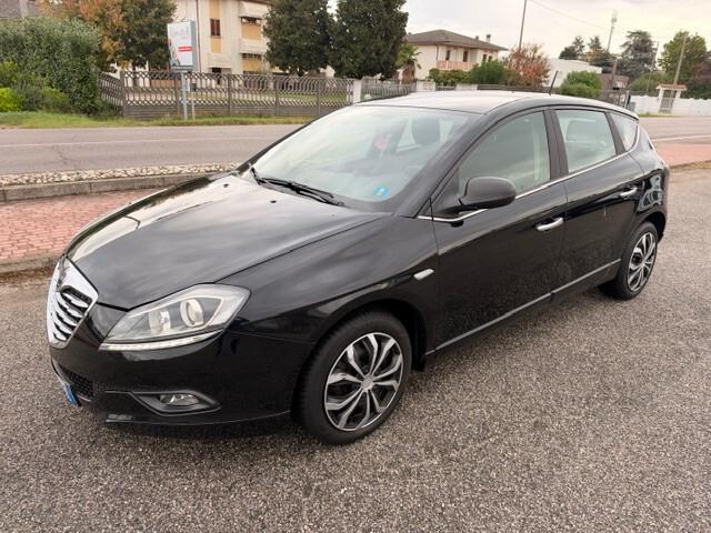 Lancia Delta 1.6 MJT DPF 105 CV Silver