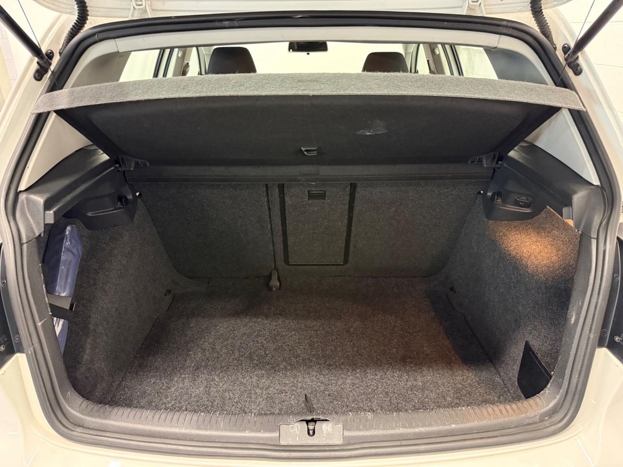Volkswagen Golf 1.6 TDI DPF DSG 5p. Highline