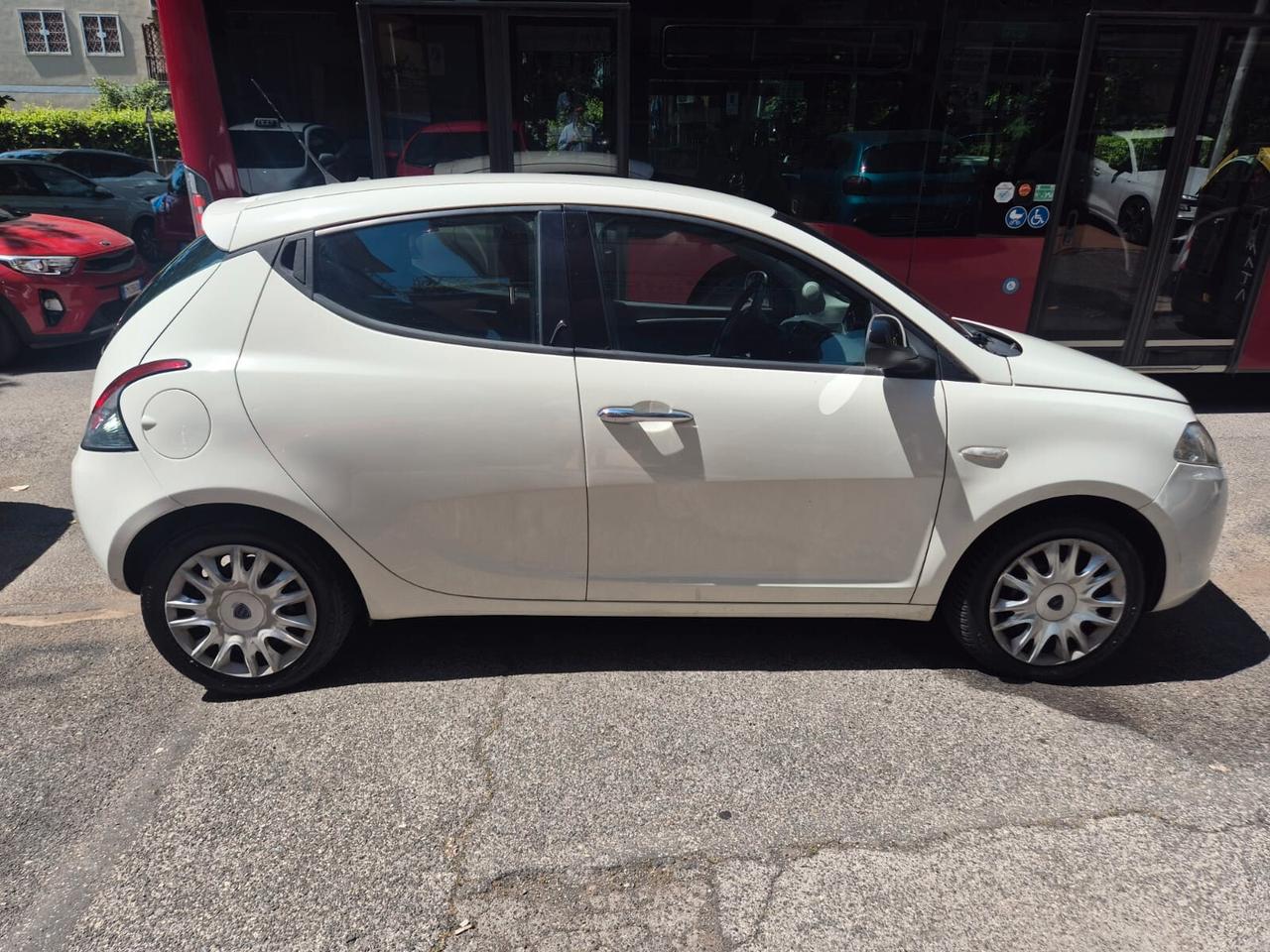 Lancia Ypsilon 1.2 69 CV Unyca