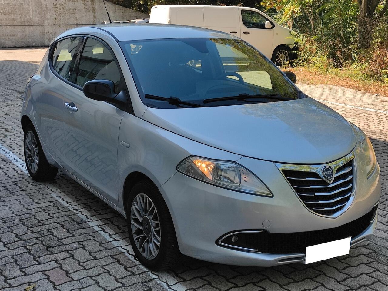 Lancia Ypsilon 1.3 MJT 16V 5 porte