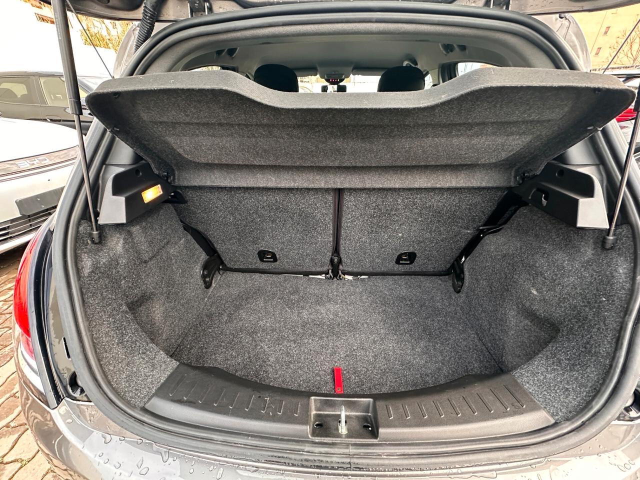 Lancia Ypsilon 1.0 Hybrid Ecochic Gold