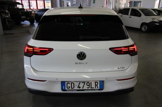 VOLKSWAGEN Golf Life 1.0 eTSI 110 CV DSG