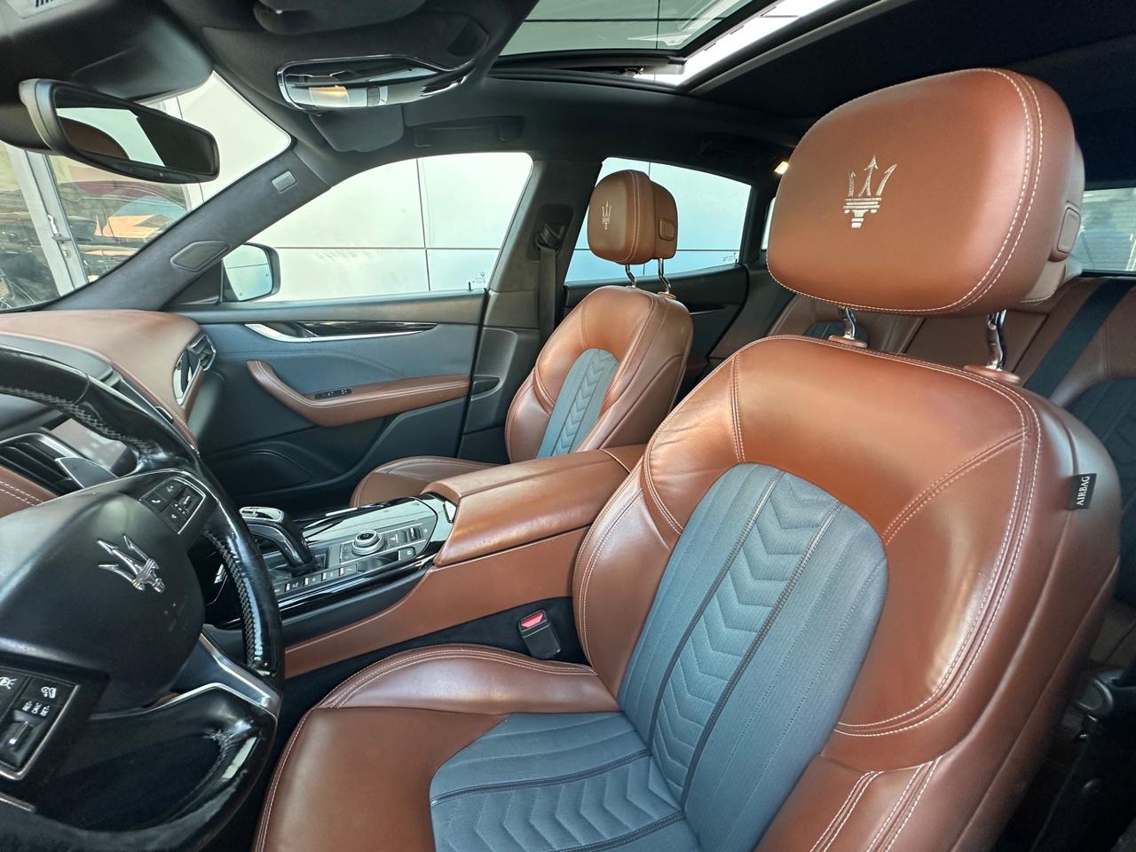 Maserati Levante 3.0 V6 Granlusso 350cv auto
