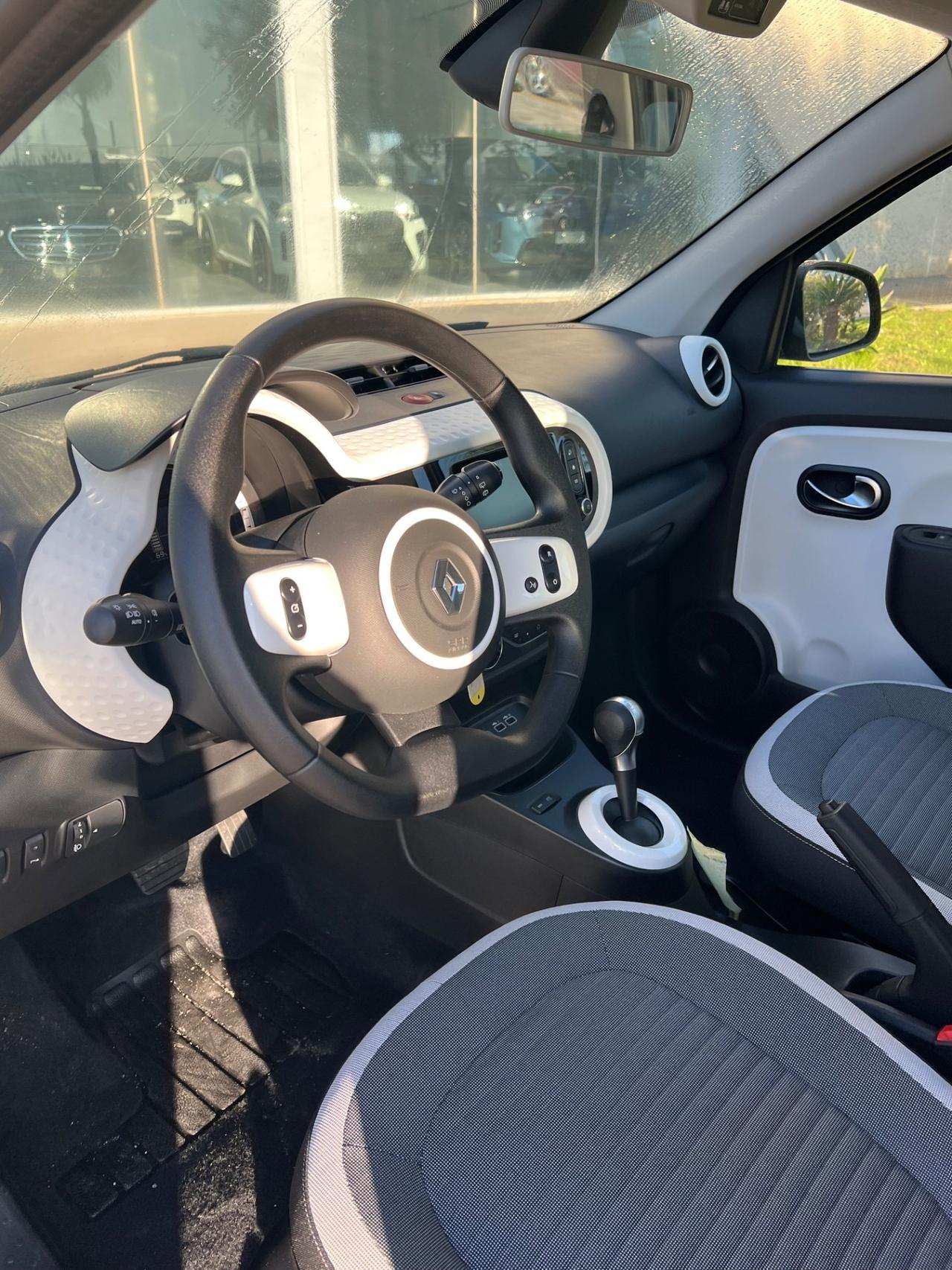 Renault Twingo Electric possibilità noleggio no scoring