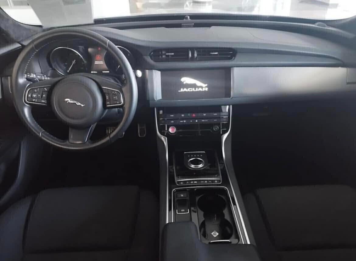 JAGUAR XF 2.0 D 180 CV AUTOMATICA AWD PRESTIGE