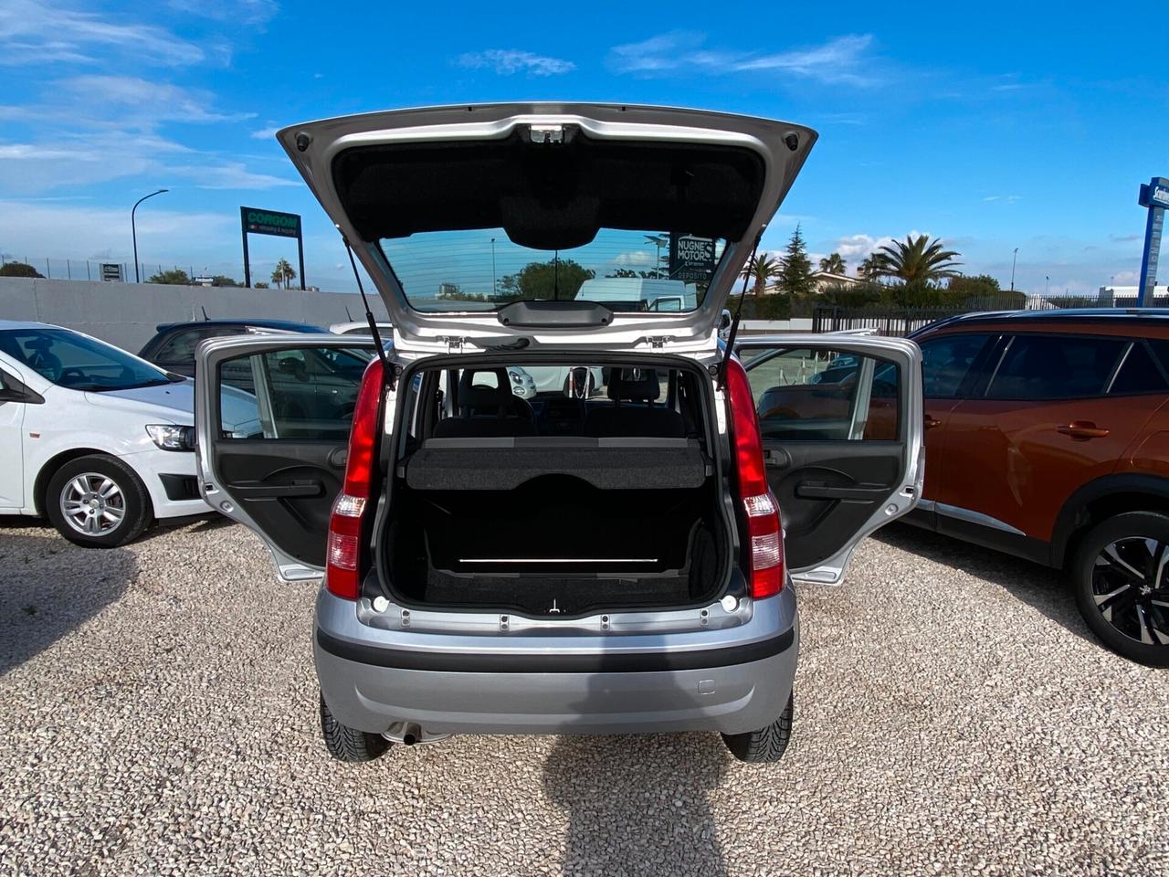 Fiat Panda 1.2 Lounge NEOPATENTATI E UNICO PROPRIETARIO