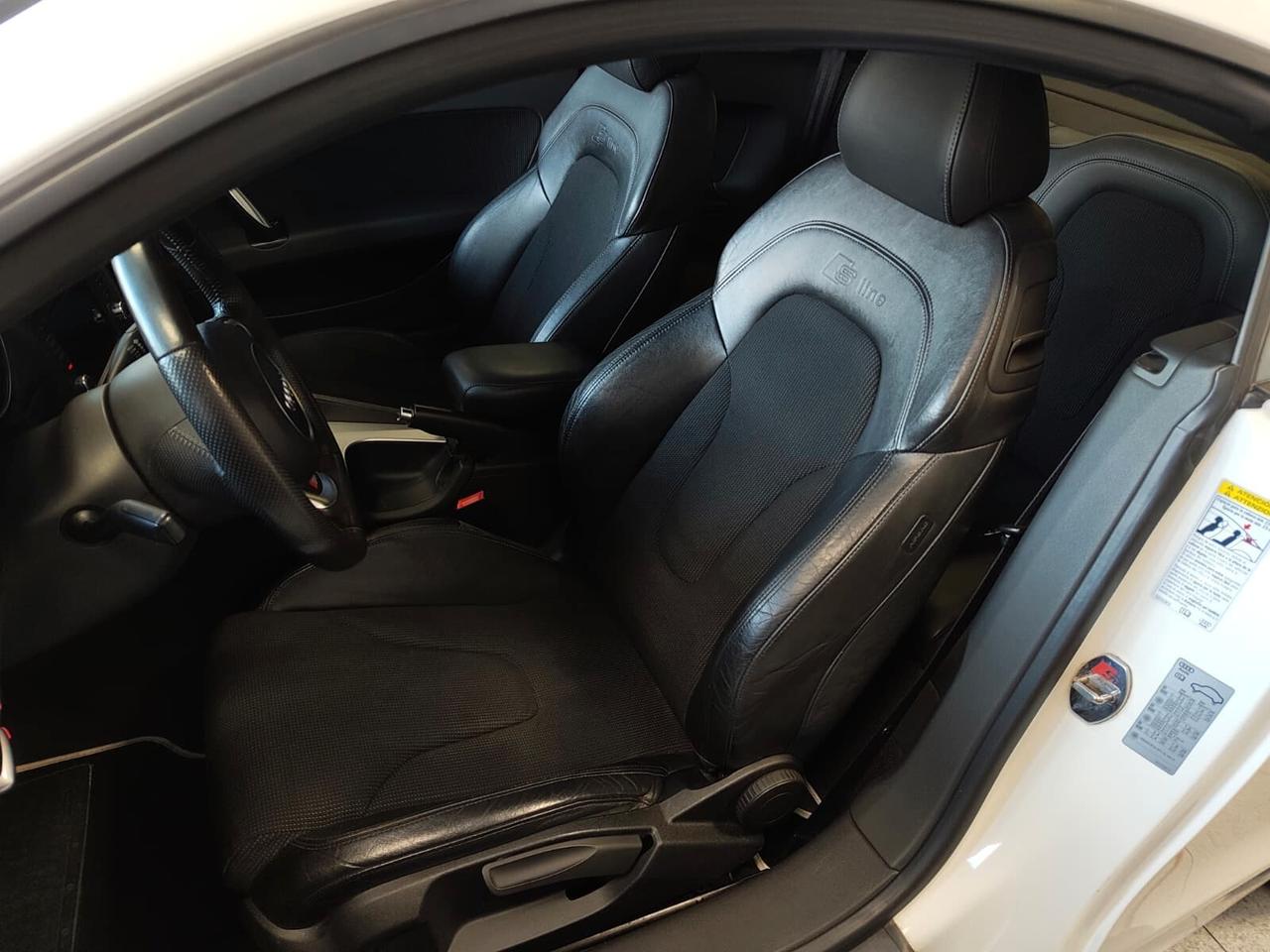 Audi TT Coupé 2.0 TDI QUATTRO S LINE