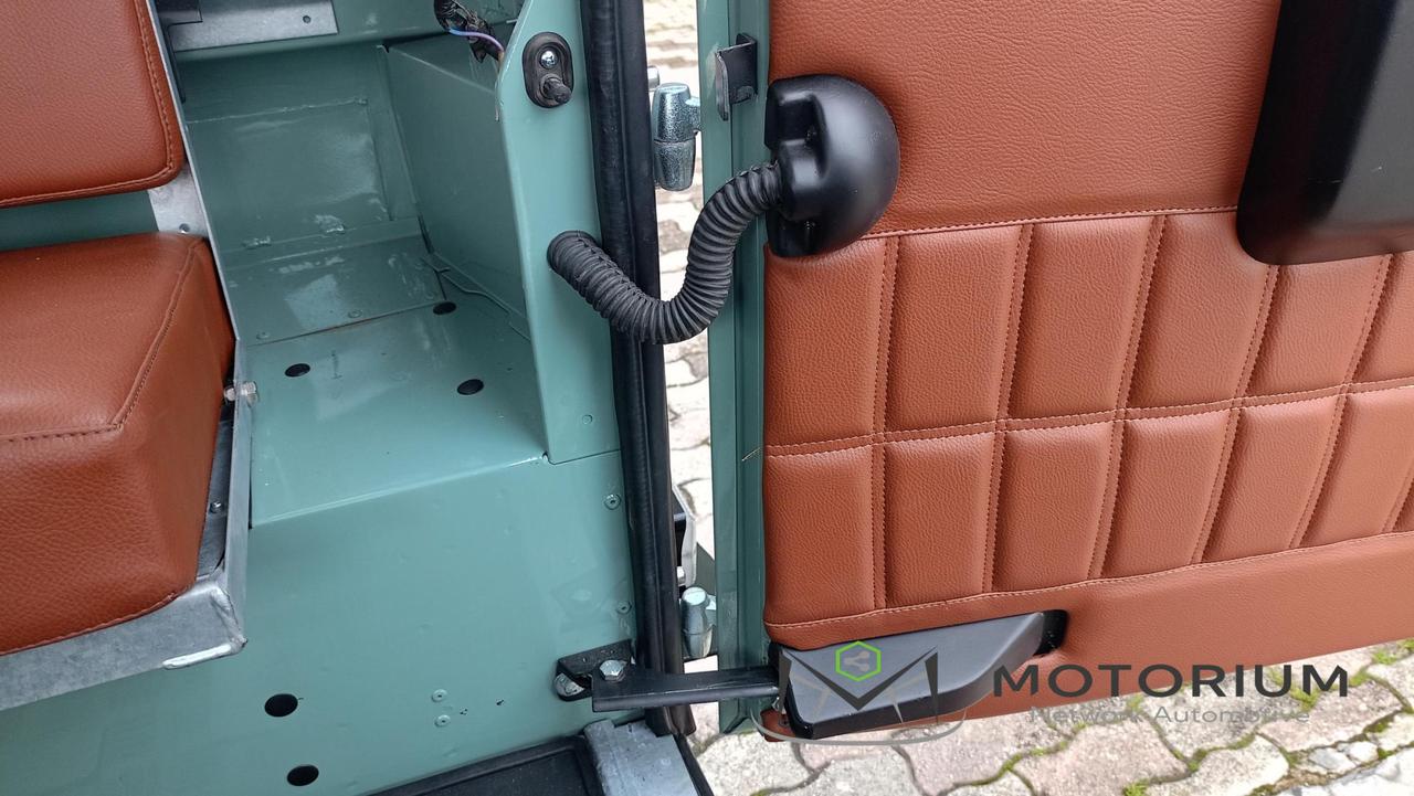 Land Rover Defender 90 2.5 Tdi 300 Heritage Style (ASI)