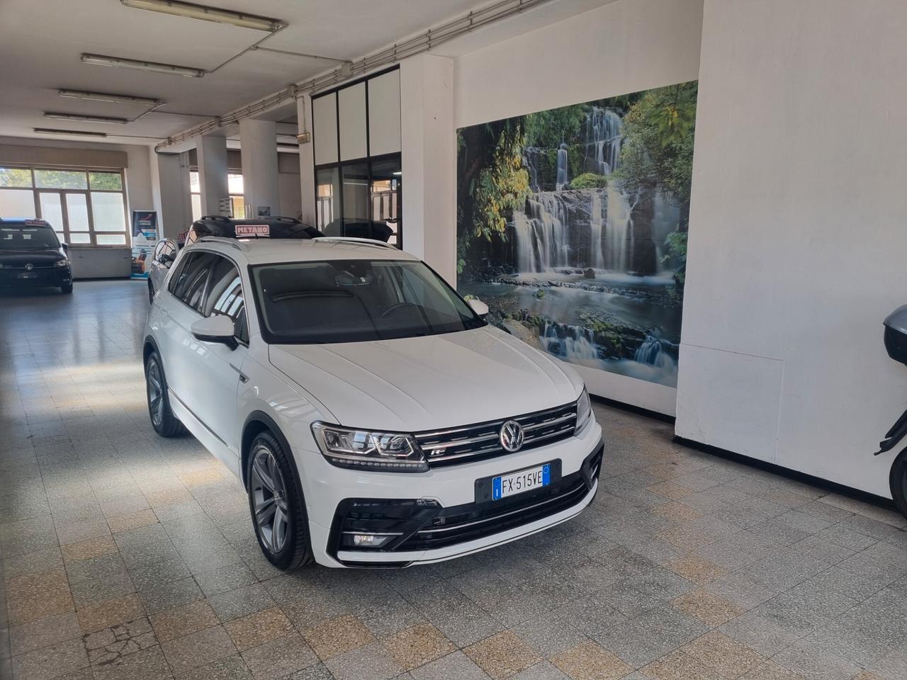 Volkswagen Tiguan 1.6 TDI SCR R-Line, TELECAMERA, UNICOPROPRIETARIO