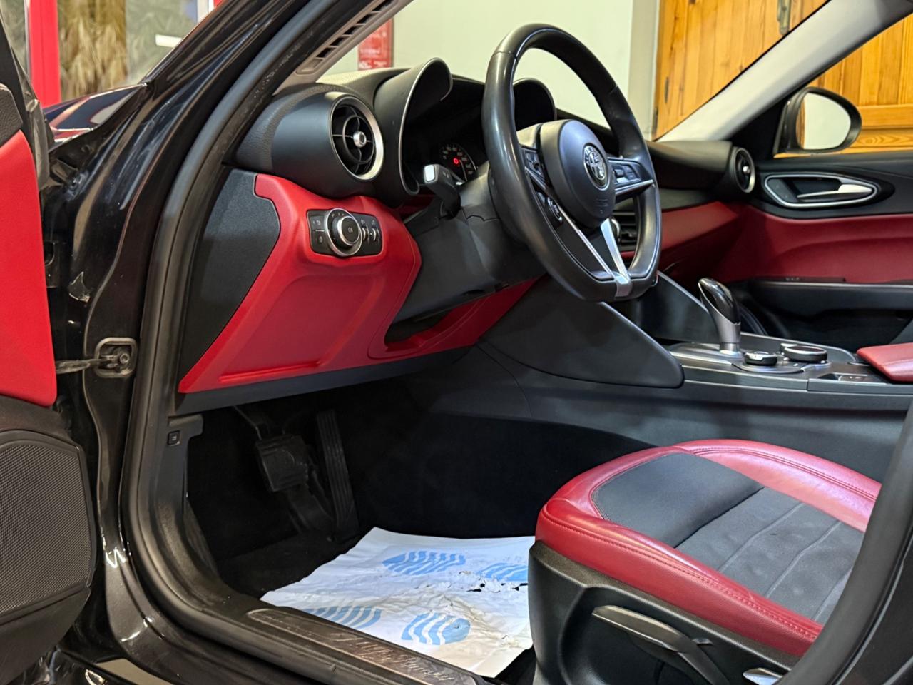 Alfa Romeo Giulia 2.2 Turbodiesel 180 CV AT8 Sport Business