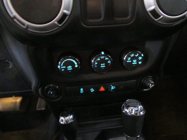 JEEP Wrangler 2.8 CRD DPF Sahara Auto