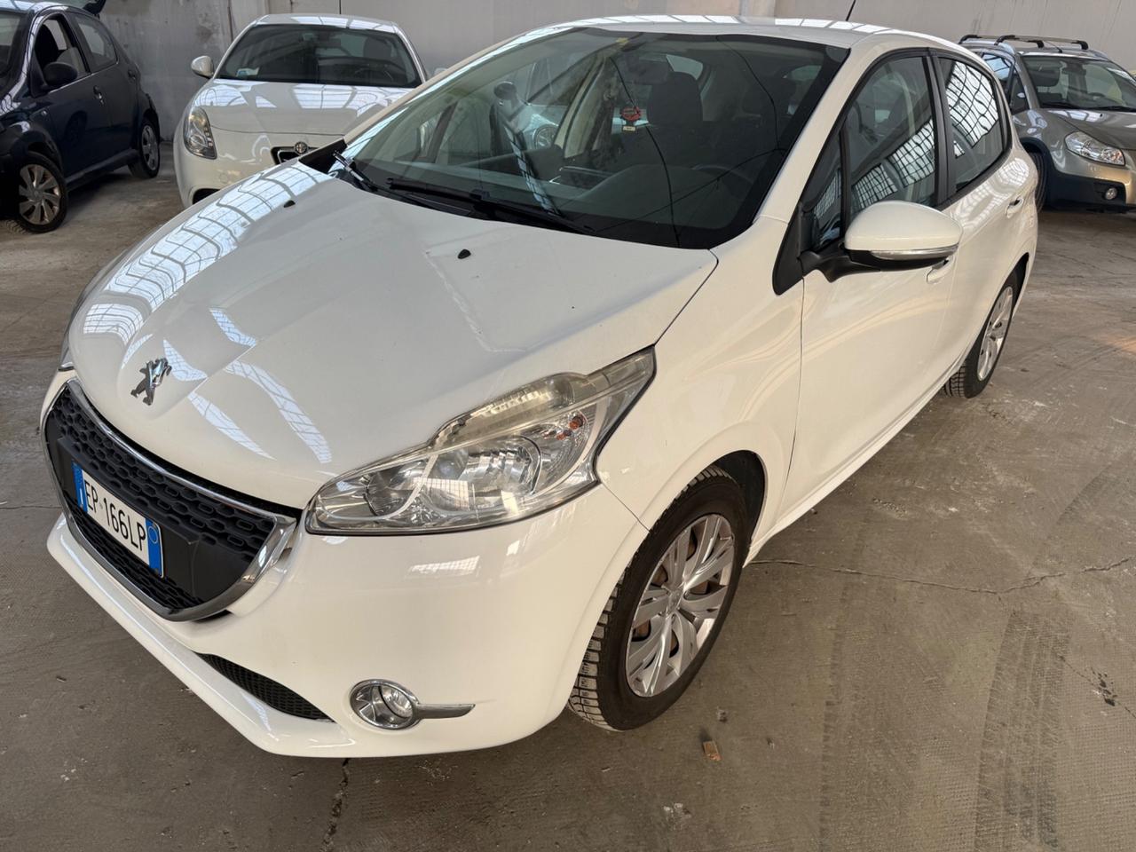 Peugeot 208 1.2 VTi 82 CV 5 porte NEOPATENTATI