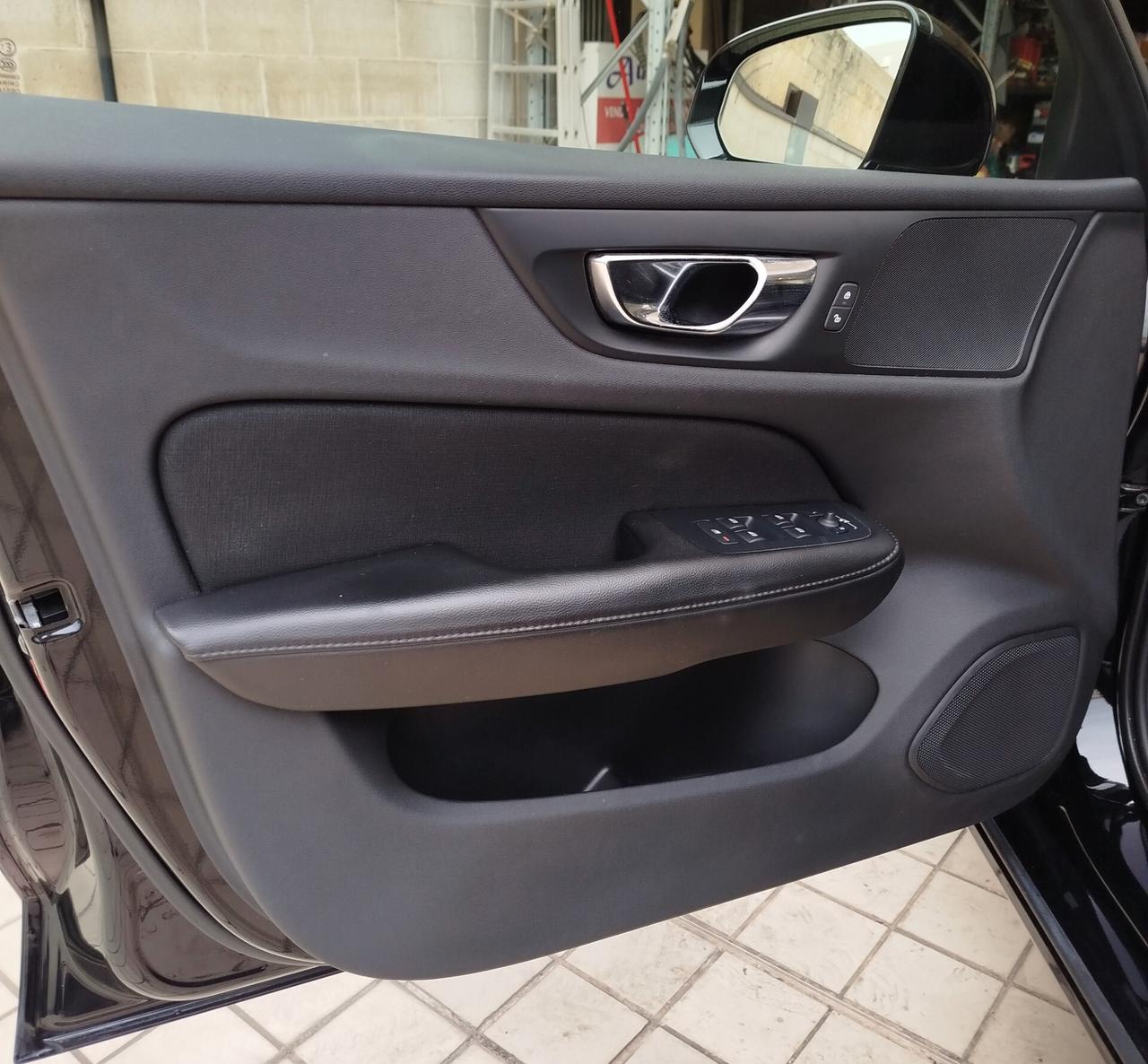 Volvo V60 B4 (d) Geartronic Momentum Business