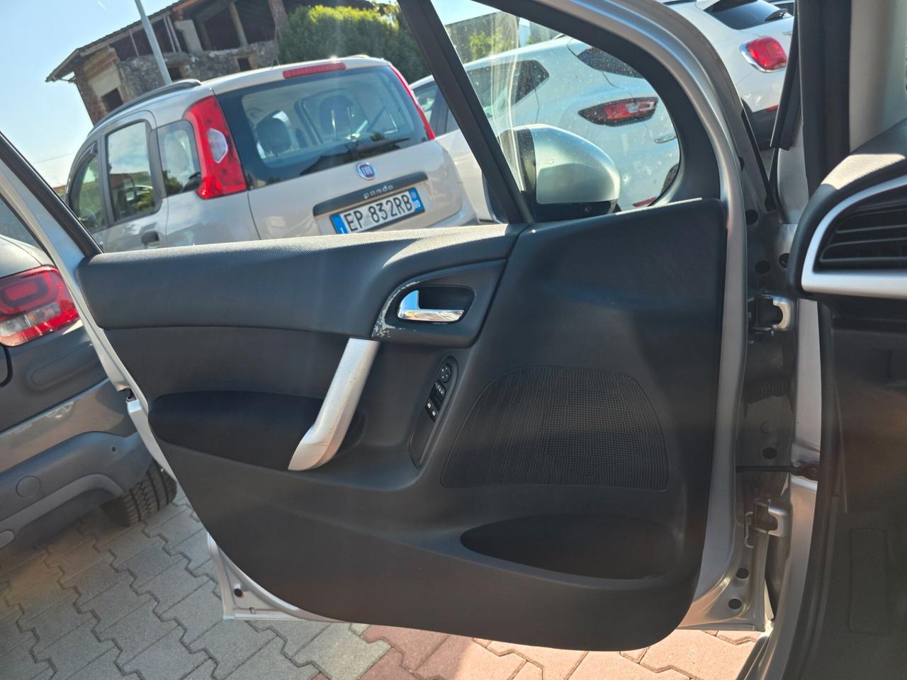 Citroen C3 1.4 Exclusive perfetta è garantita 12 mesi