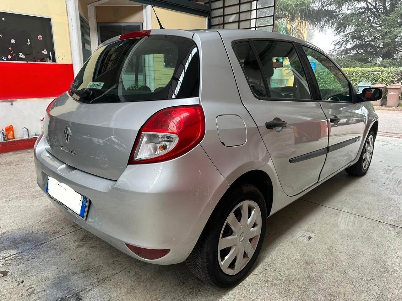 Renault Clio 1.2 16V 5 porte Dynamique