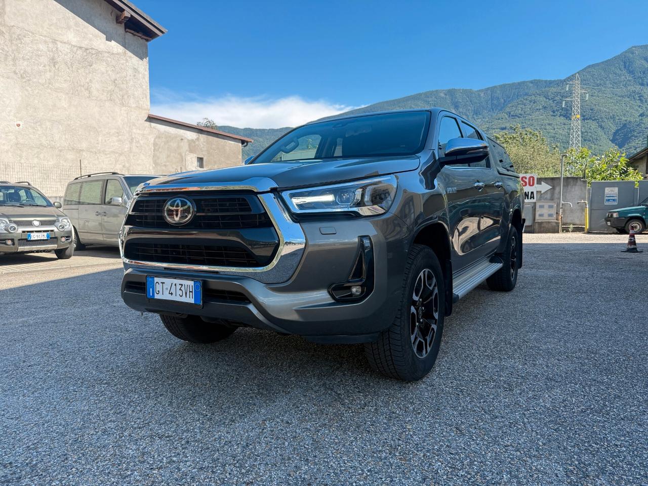 Toyota Hilux 2.4 D-4D A/T 4WD 4 porte Double Cab Executive