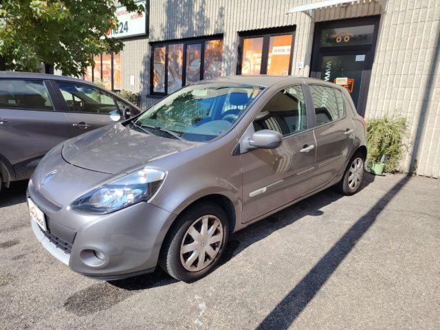 RENAULT Clio 1.2 16V 5 porte Luxe NEOPATENTATI