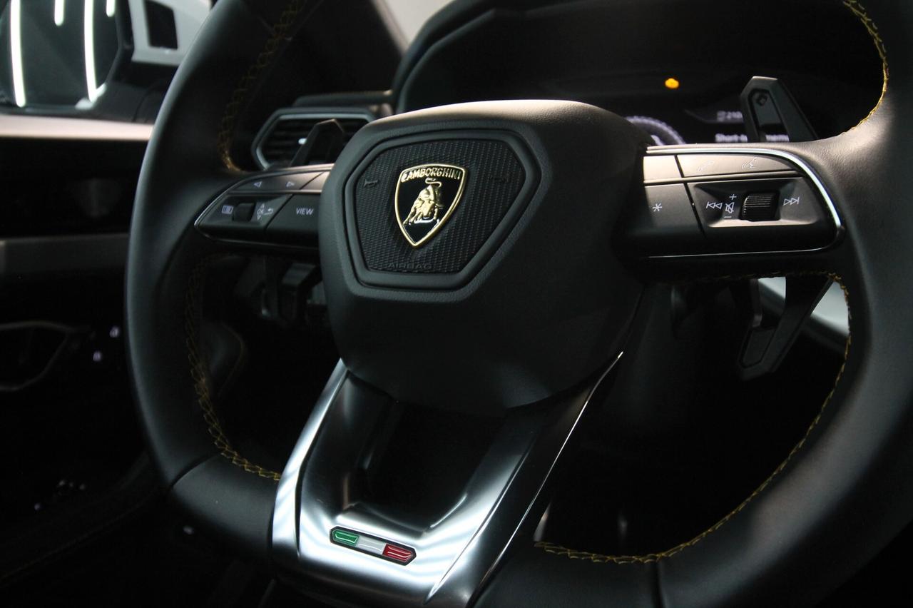 LAMBORGHINI URUS 4.0 650 CV