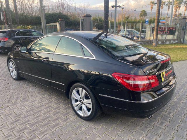 MERCEDES-BENZ E 250 CDI Coupé BlueEFFICIENCY Avantgarde