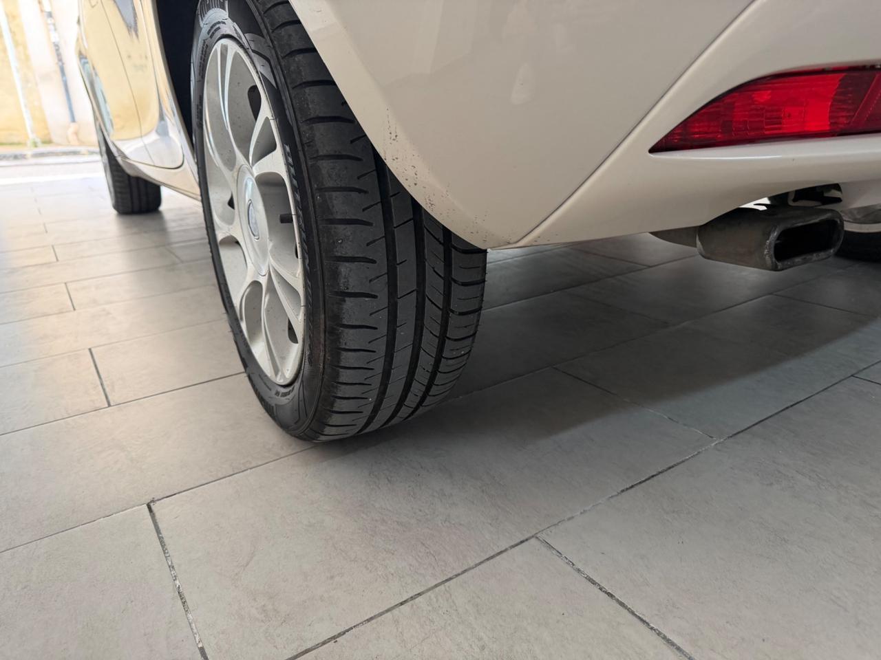 Lancia Ypsilon 1.2 Benzina Opening Edition