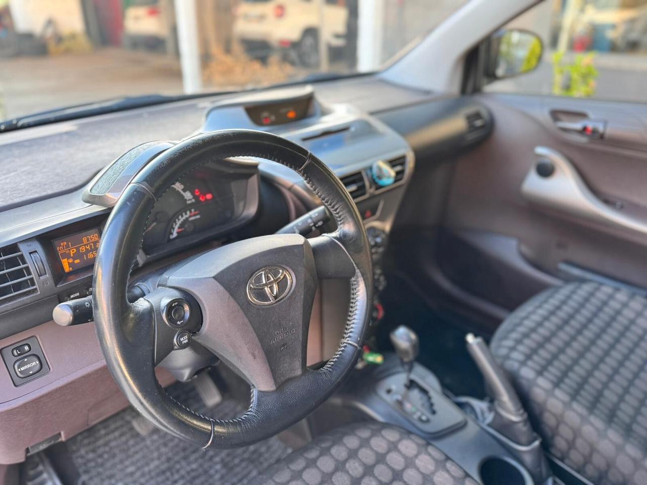 Toyota iQ 1.0 Multidrive