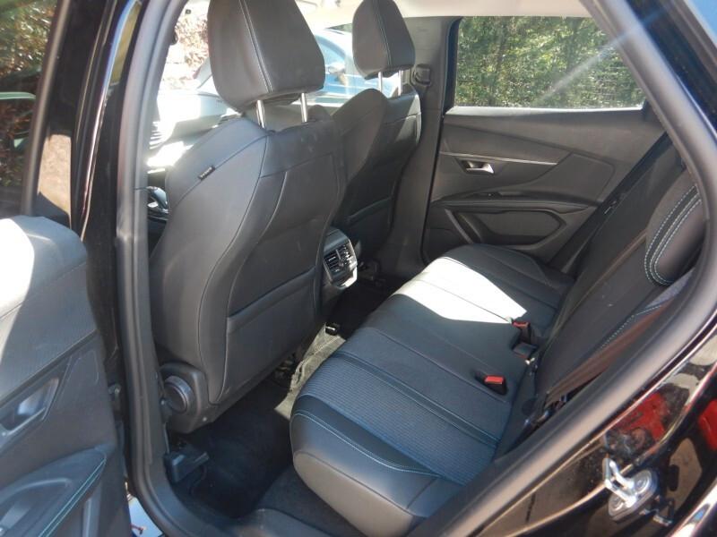 Peugeot 3008 BlueHDi 130 S&S EAT8 Allure