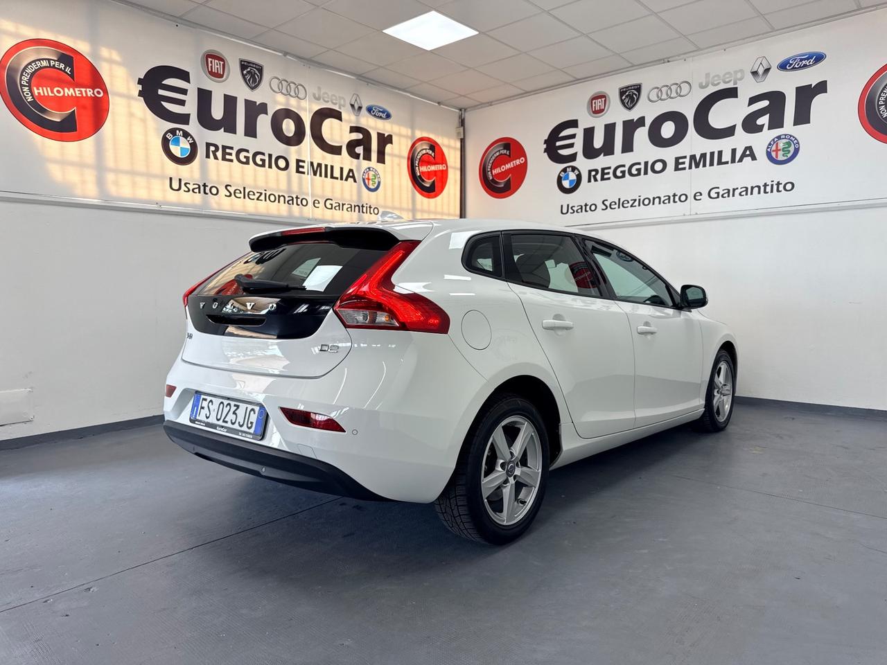 Volvo V40 D2 Inscription 2.0 120cv 07/2018 Euro 6B Neopatentati