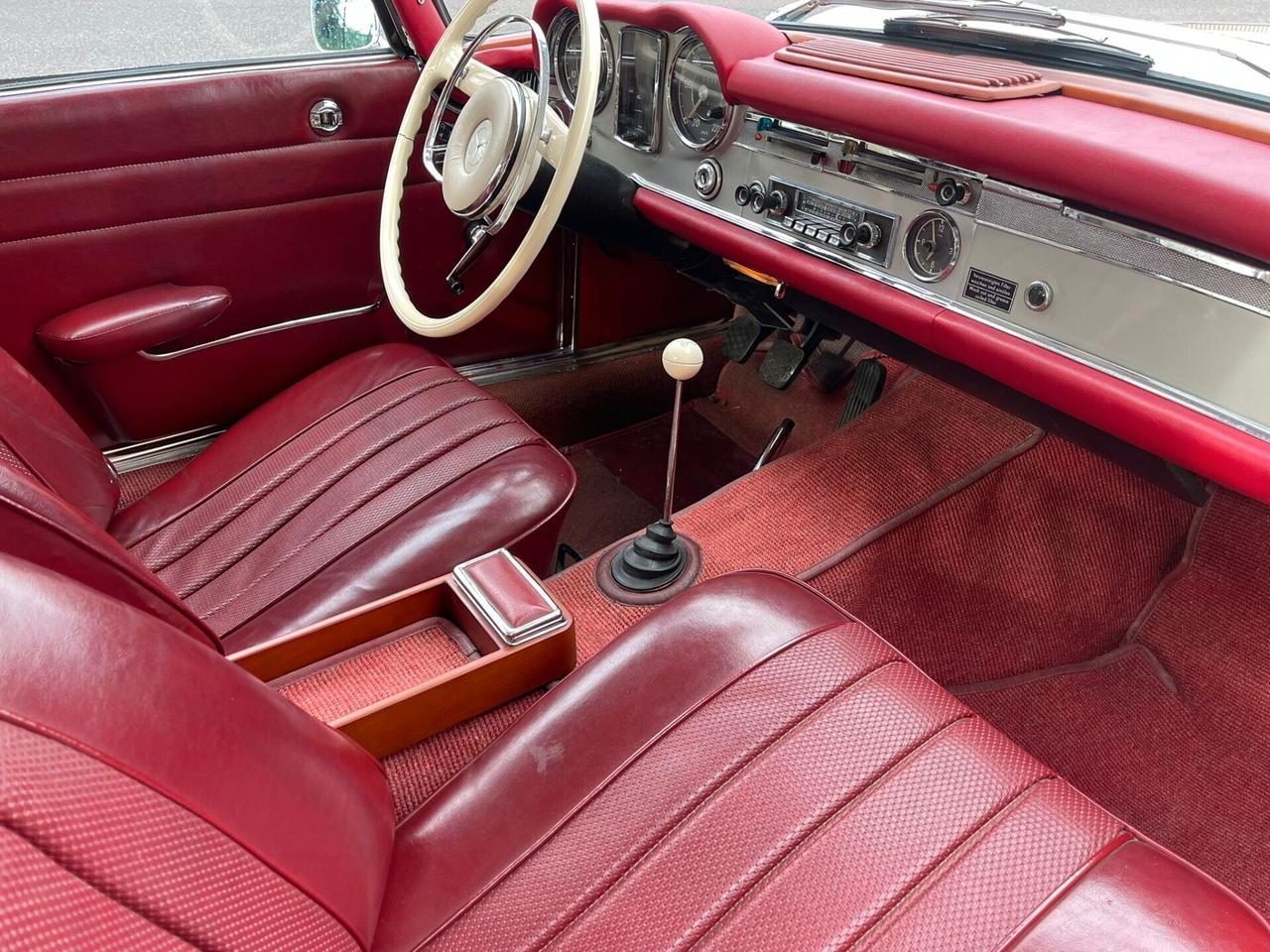 Mercedes-benz SL 230 Pagoda