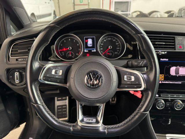 VOLKSWAGEN Golf 1.5 TSI ACT Sport R-LINE
