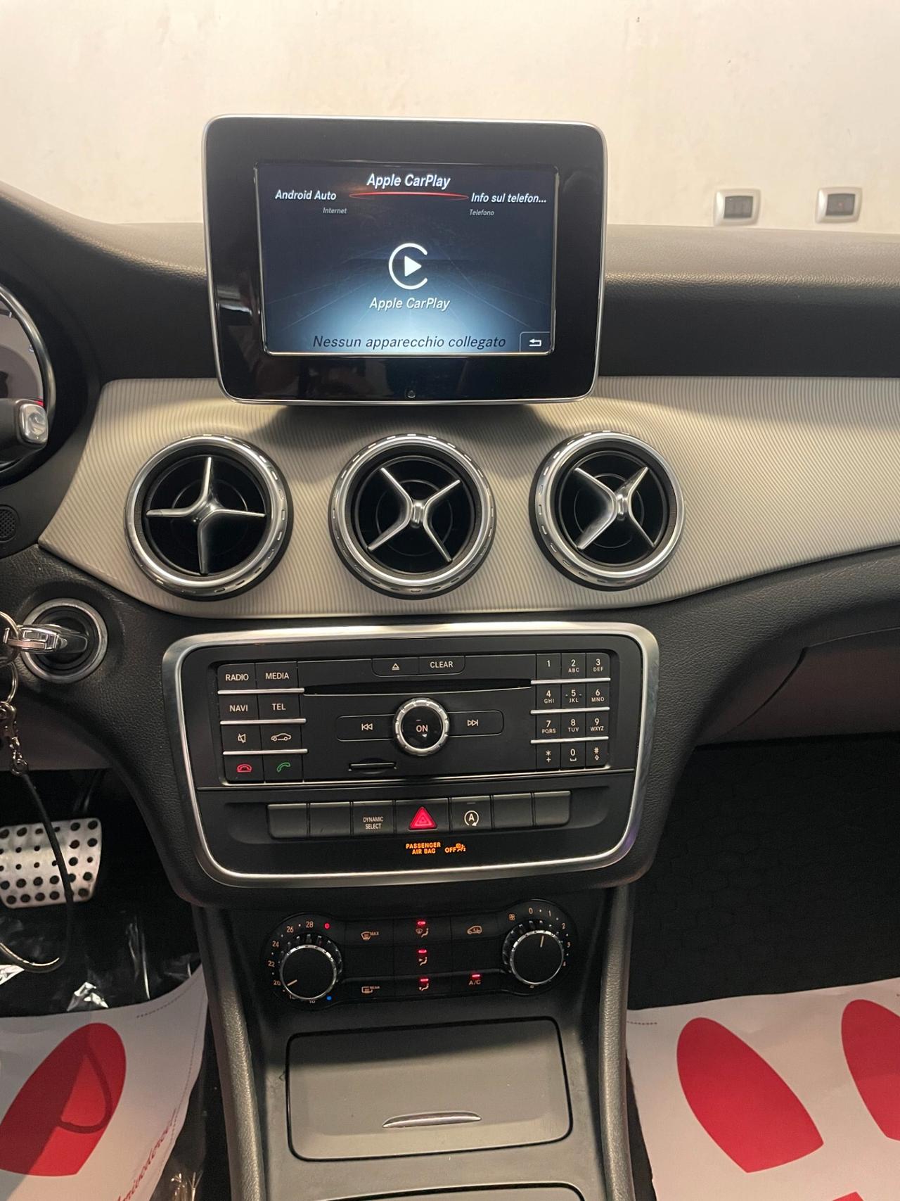 Mercedes-benz GLA 200 136 CV Automatica Premium FULL OPTIONAL NEOPATENTATI