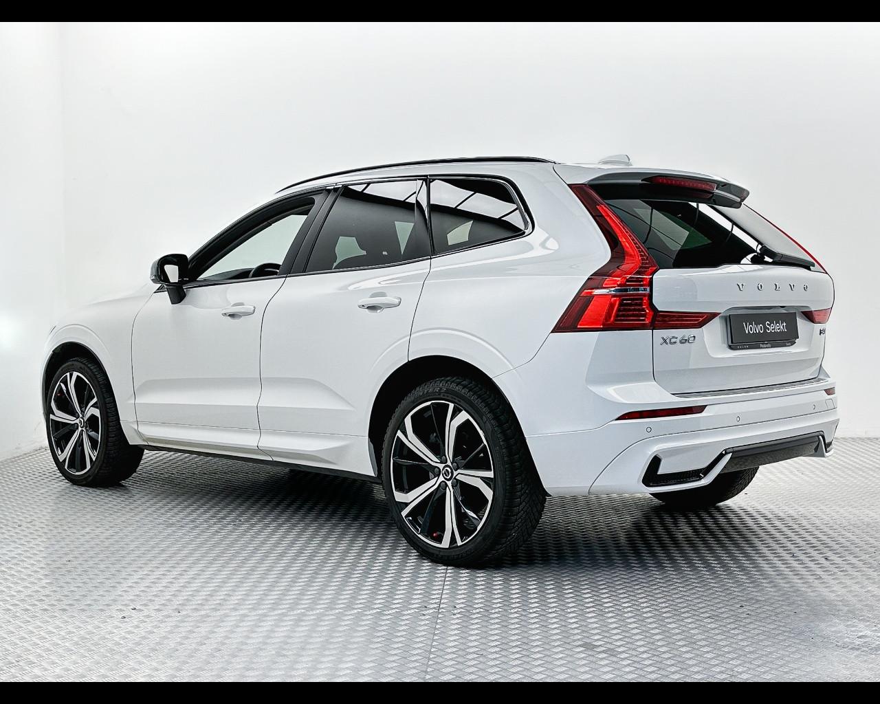 VOLVO XC60 (2017-->) - XC60 B4 (d) AWD automatico Plus Dark