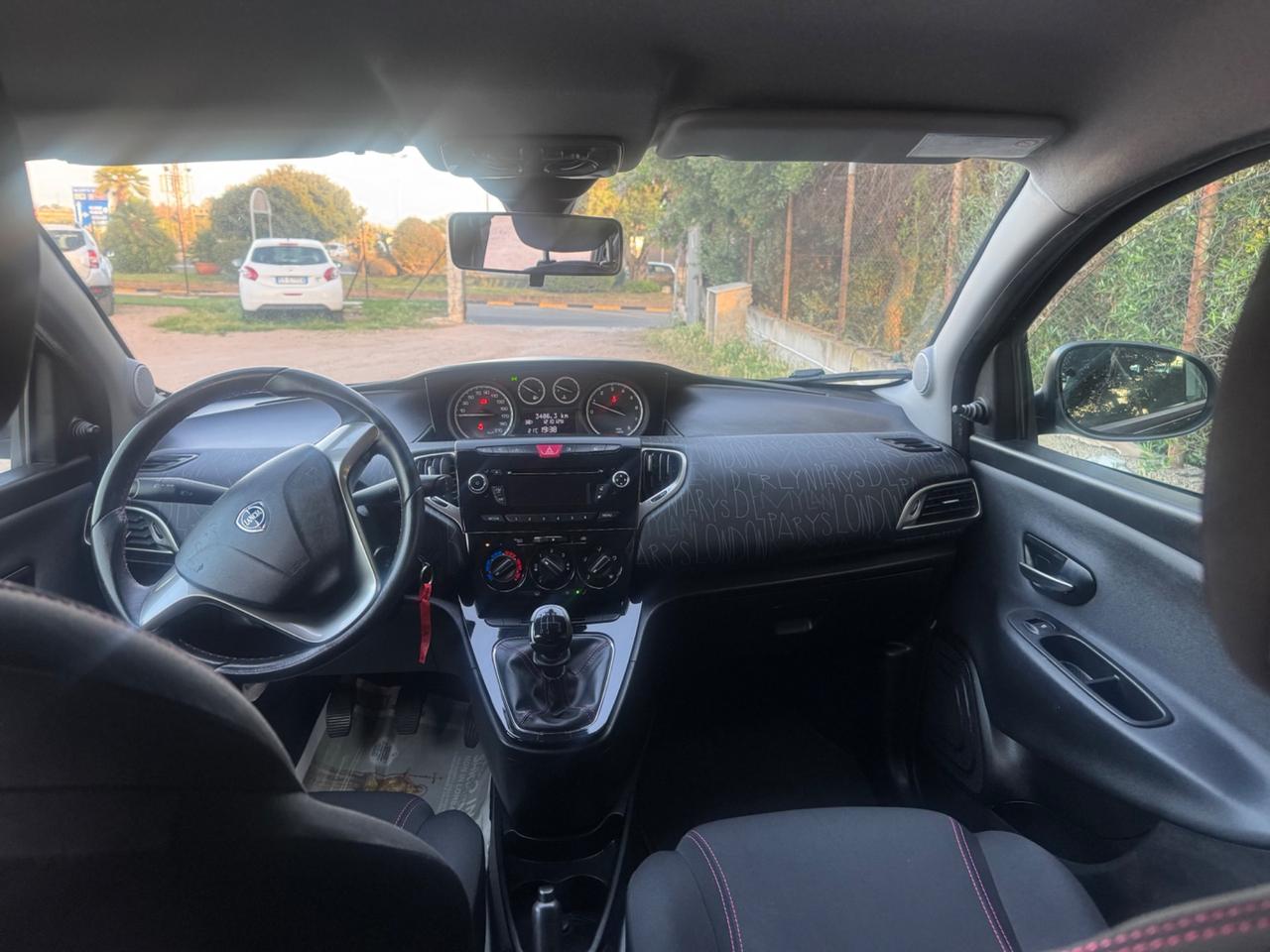 Lancia Ypsilon 1.2 69 CV 5 porte S&S Platinum