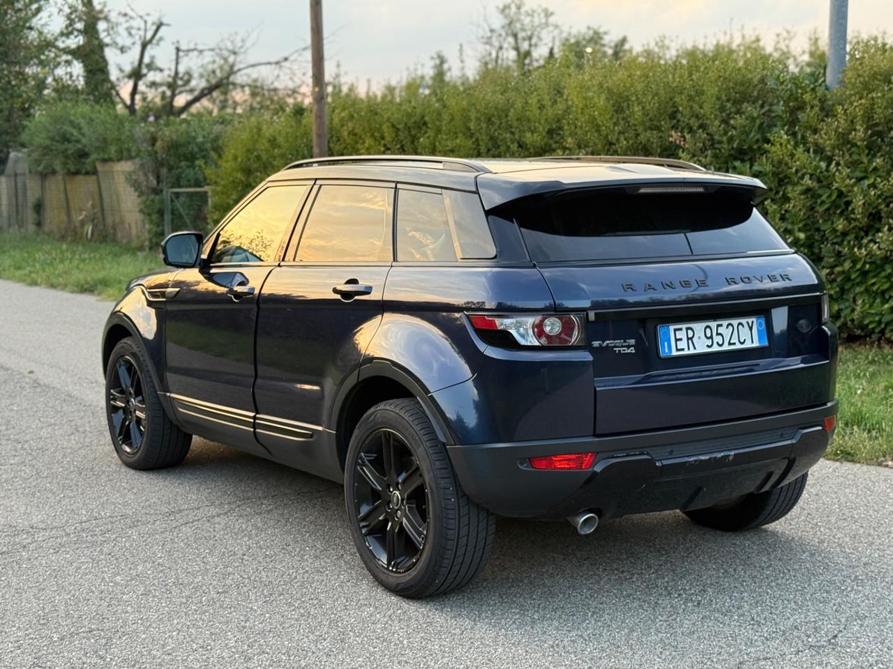 Land Rover Range Evoque 2.2 Sd4 5p. Pure