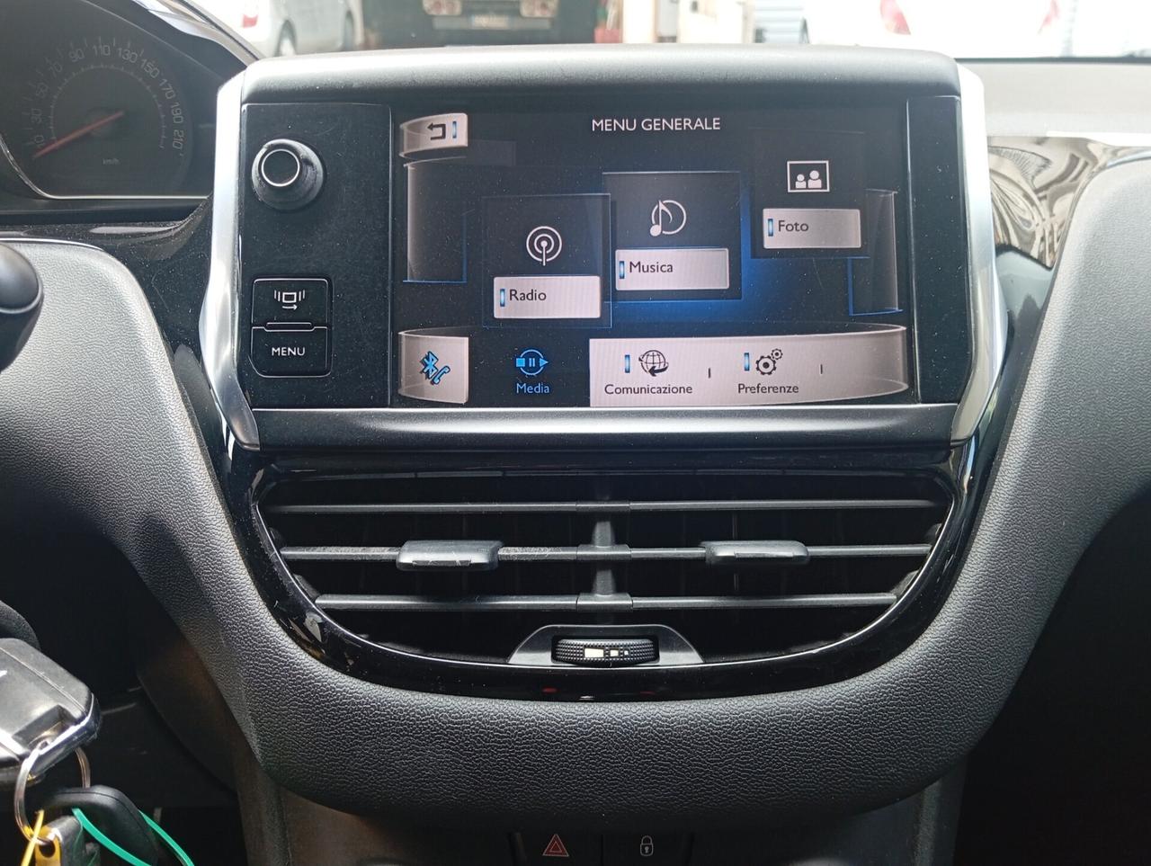 Peugeot 208 1.4 HDi 68 CV 5 porte Allure